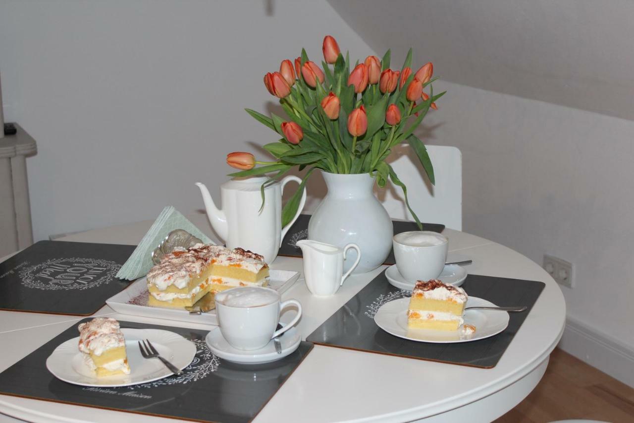 Ferienwohnung Im Tuermchen Oberfell Exterior foto